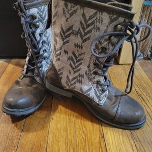 ROXY size 7 rustic boots
